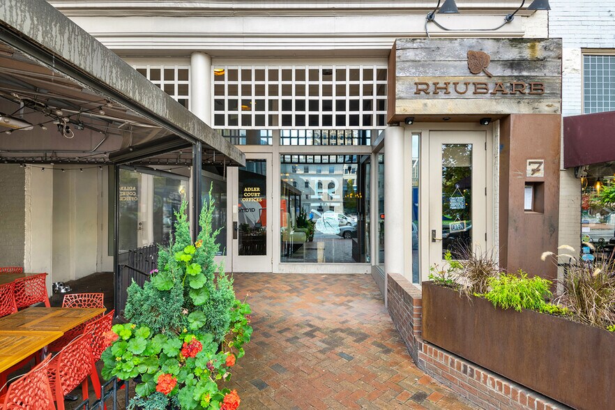 More Photos Of 9 SW Pack Sq, Asheville Office For Lease