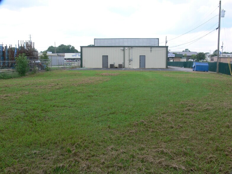 More Photos Of 1631 E Hamric Dr, Oxford Medical For Lease