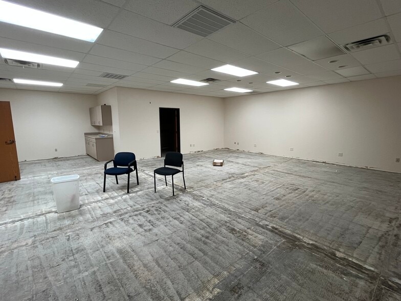 More Photos Of 3120 Melcat Dr, Oklahoma City Warehouse For Lease