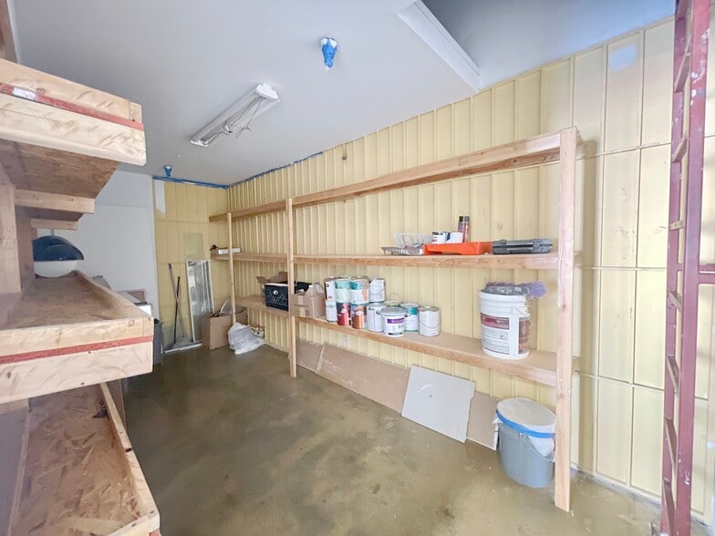 More Photos Of 1001 S Maple Ave, Los Angeles Storefront For Lease