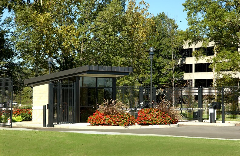 More Photos Of 2600 Thousand Oaks Blvd, Memphis Office For Lease