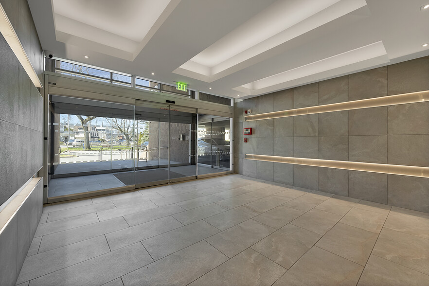 More Photos Of 111 Brook St, Scarsdale Office For Sale