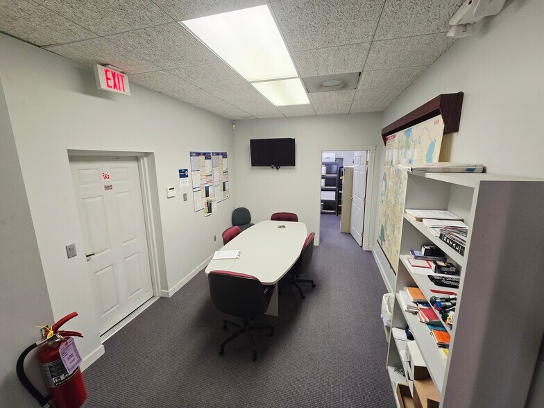 More Photos Of 4985 Palm Ave, Winter Park Light Manufacturing For Sale