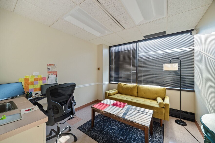 More Photos Of 7000 W 111th St, Worth Medical For Sale