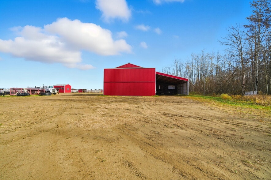 More Photos Of 58117 Range 211 Rd, Redwater Specialty For Sale