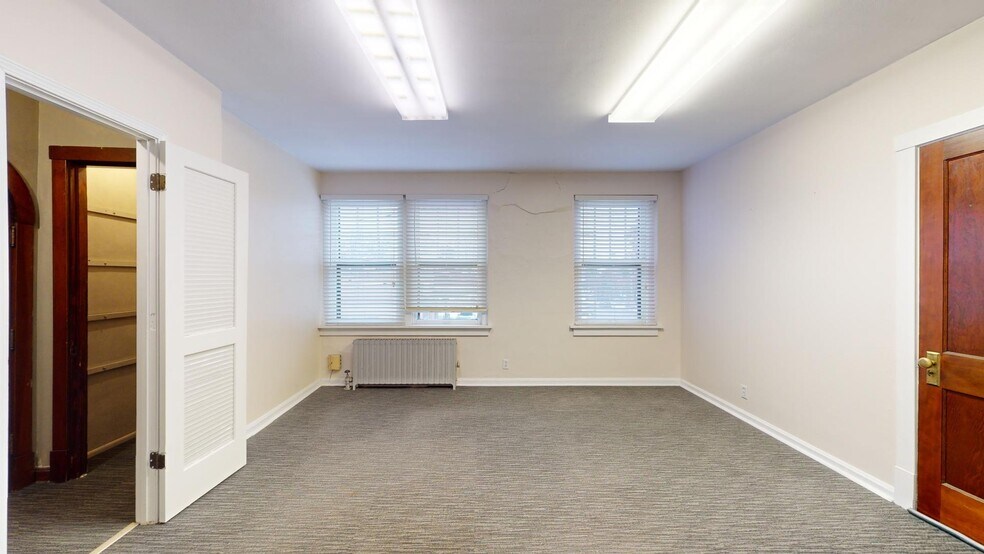 More Photos Of 7905 Big Bend Blvd, Webster Groves Office For Lease
