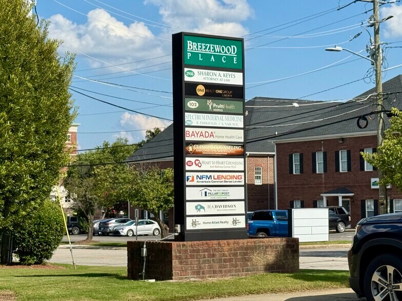 More Photos Of 2936 Breezewood Ave, Fayetteville Office For Lease