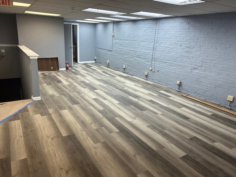 More Photos Of 113 E Chestnut St, Souderton Self Storage For Sale