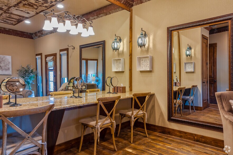 More Photos Of 3002 Azle Hwy, Weatherford Lodge Meeting Hall For Sale