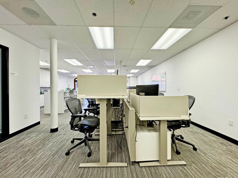 More Photos Of 1525 State St, Santa Barbara Office For Sale