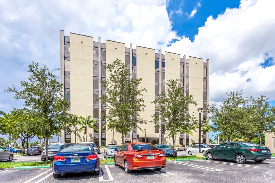 More Photos Of 1840 W 49th St, Hialeah Medical For Lease
