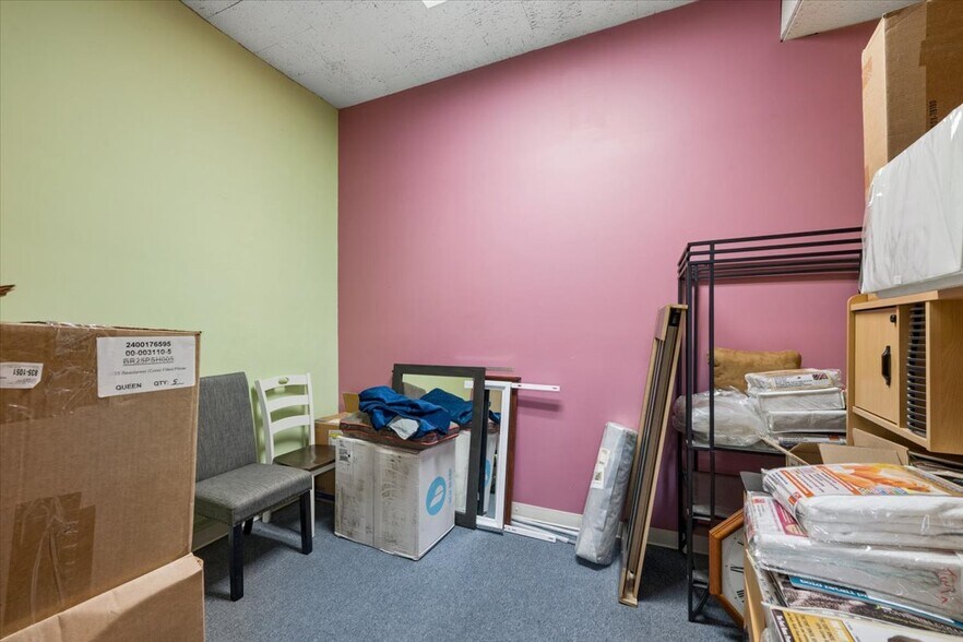 More Photos Of 7045 W North Ave, Oak Park Storefront For Sale