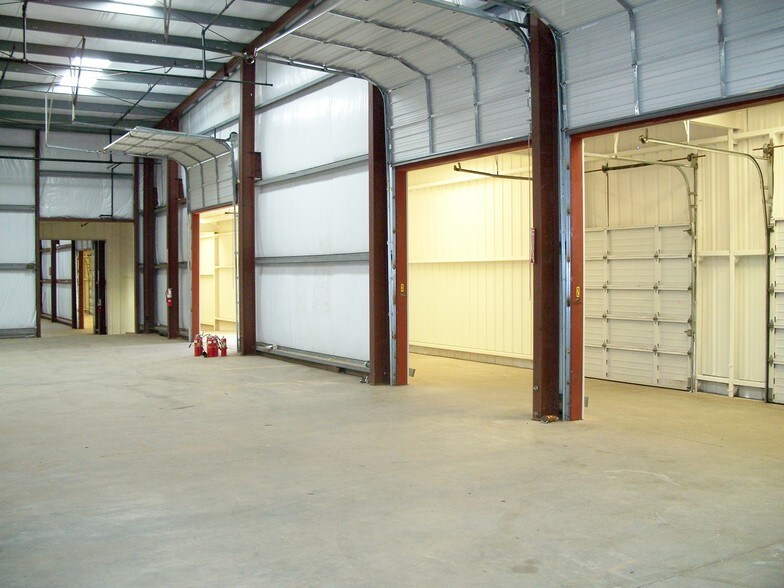 More Photos Of 551 York Rd, Blacksburg Warehouse For Sale