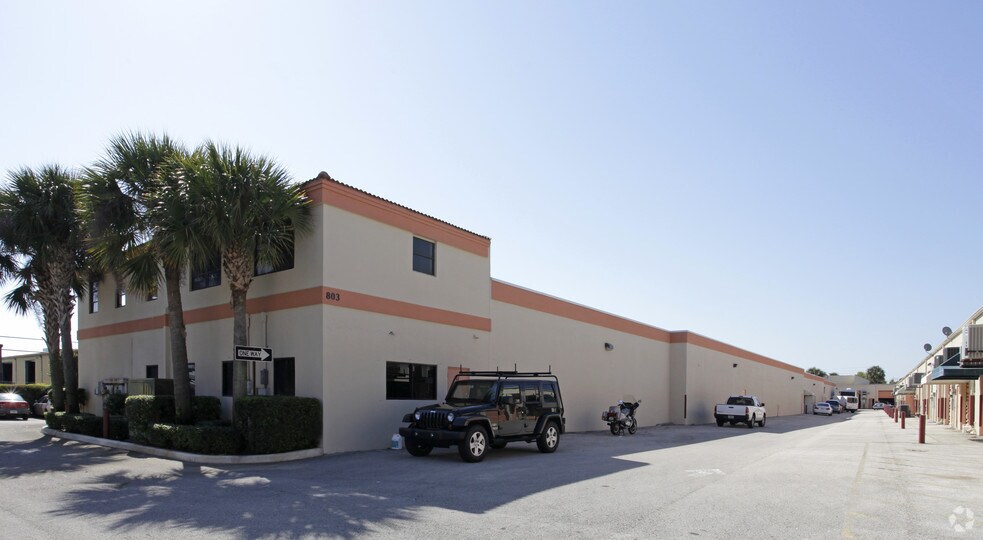 More Photos Of 803 Maplewood Dr, Jupiter Warehouse For Sale