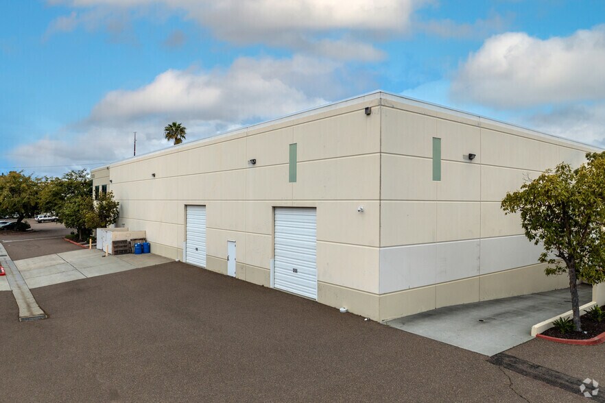 More Photos Of 13860 Stowe Dr, Poway Warehouse For Sale