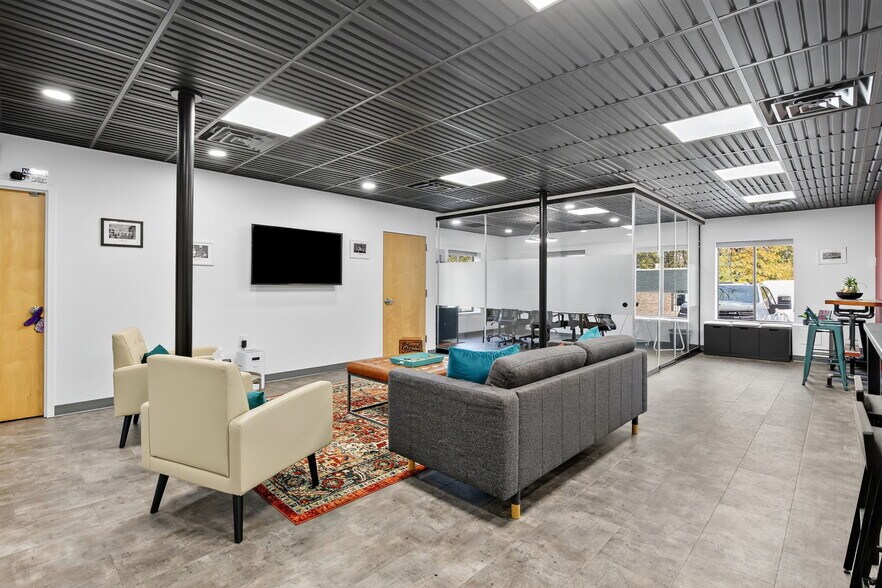 More Photos Of 363 New Britain Rd, Berlin Office For Sale