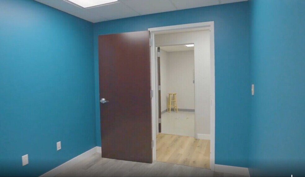 More Photos Of 608 35th Ave, Moline Medical For Sale