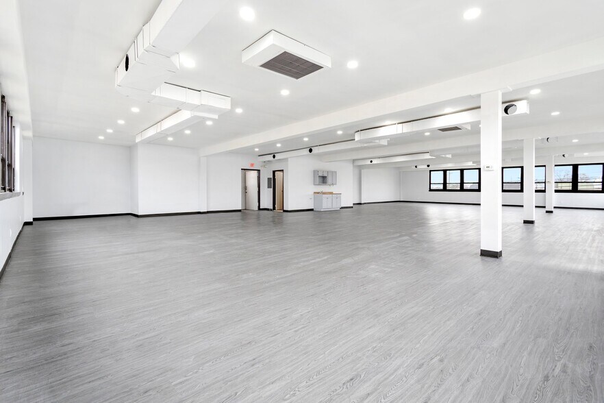 More Photos Of 1200 Hempstead Tpke, Franklin Square Medical For Sale