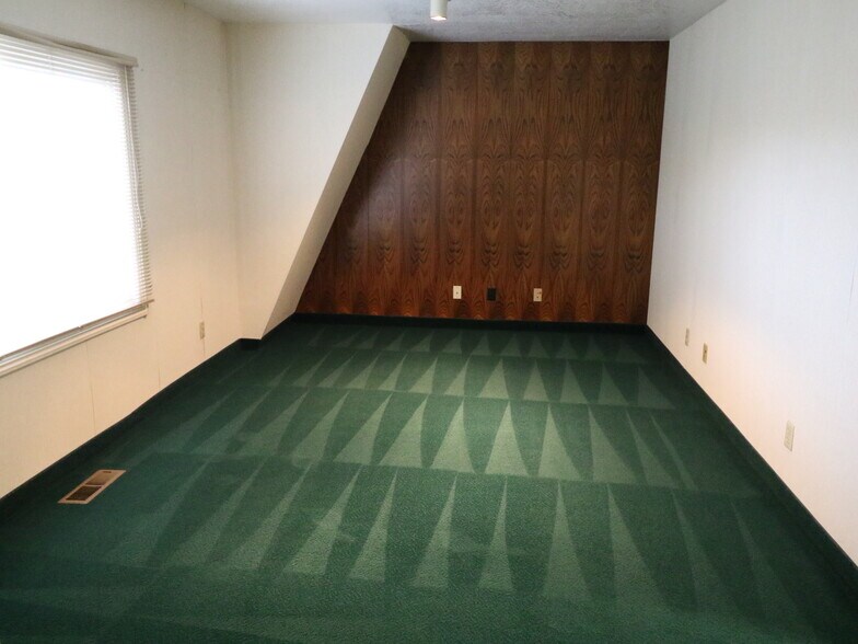 More Photos Of 3337 SE Hawthorne Blvd, Portland Office For Lease
