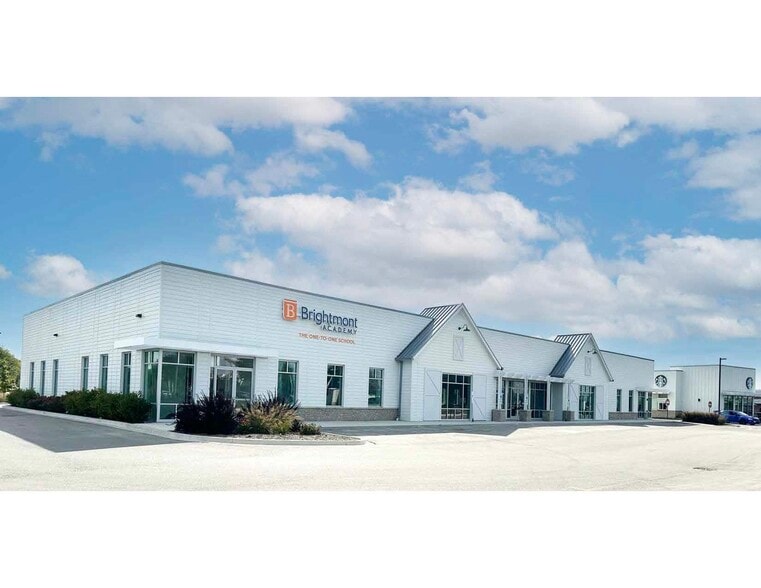 Primary Photo Of 1528 Aurora Ave, Naperville General Retail For Lease