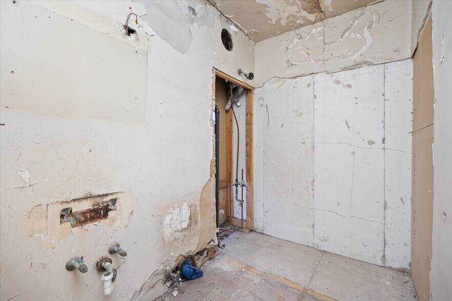 More Photos Of 170 Round House St, Braidwood Apartments For Sale