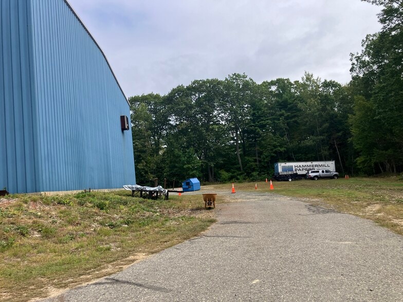 More Photos Of 185 Lafayette Rd, North Hampton Warehouse For Lease