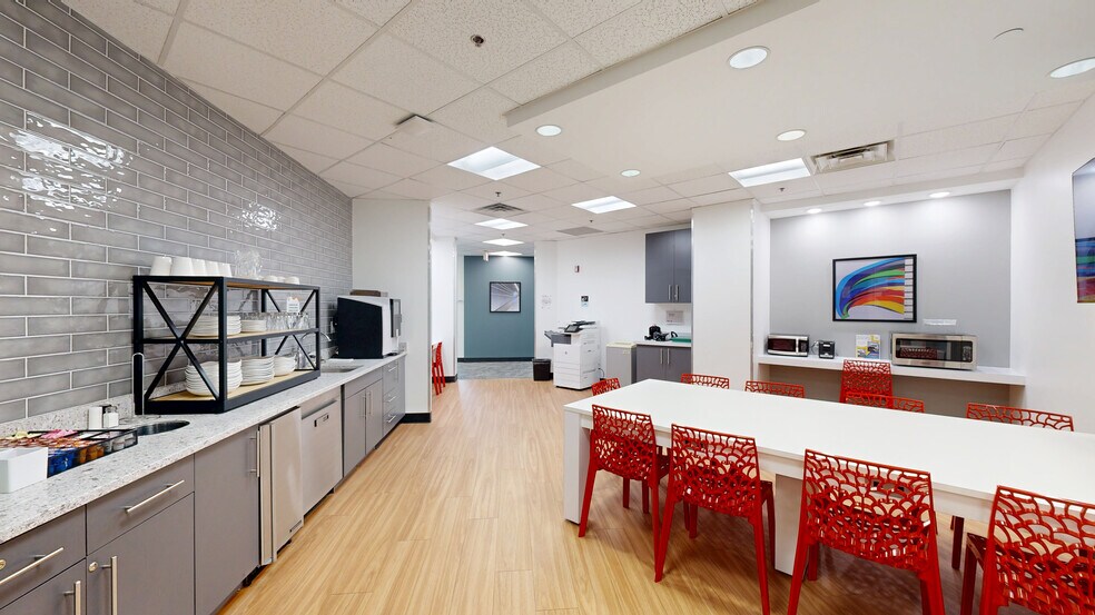 More Photos Of 450 E 96th St, Indianapolis Coworking Space