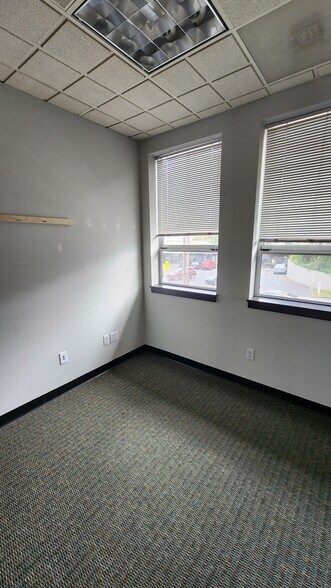 More Photos Of 7300 Healdsburg Ave, Sebastopol Office For Lease