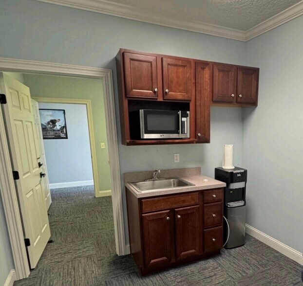 More Photos Of 11555 Central Pky, Jacksonville Office For Sale