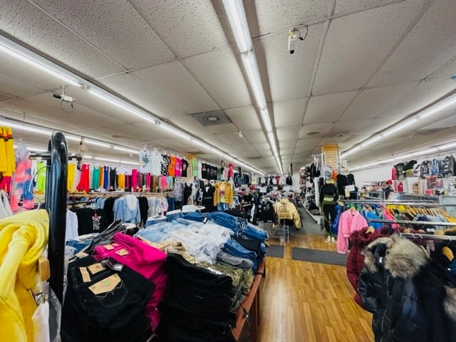 More Photos Of 3235 W Chicago Ave, Chicago Storefront For Sale