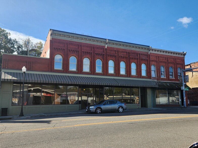 Primary Photo Of 1093 E Main St, Radford Office For Lease