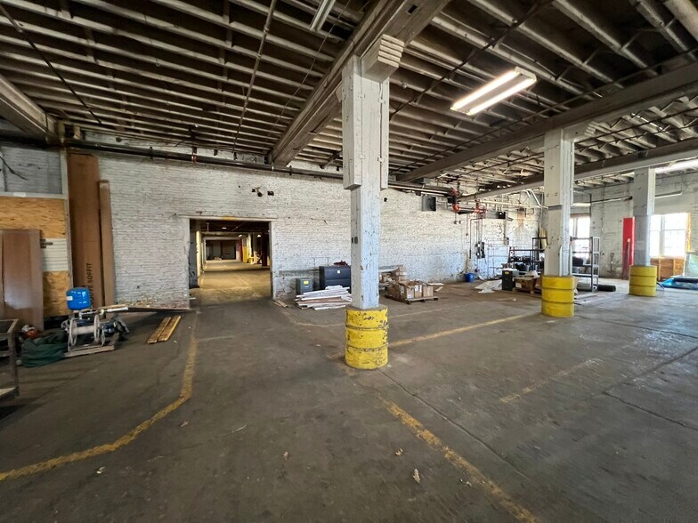 More Photos Of 42 S Brooke St, Fond Du Lac Industrial For Sale