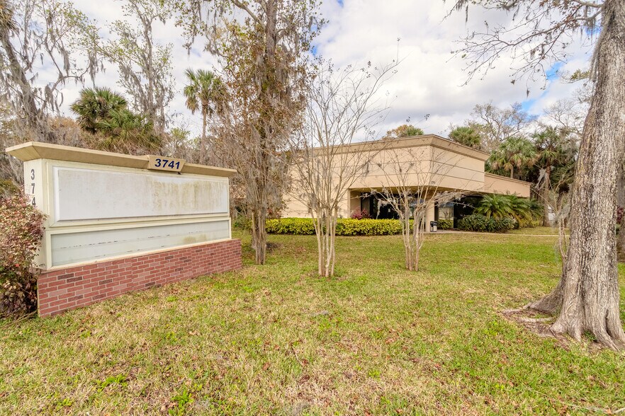 More Photos Of 3741 Nova Rd, Port Orange Office For Lease