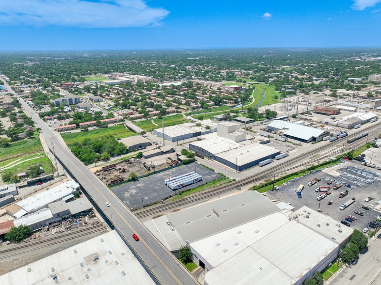 More Photos Of 702 San Fernando St, San Antonio Manufacturing For Sale