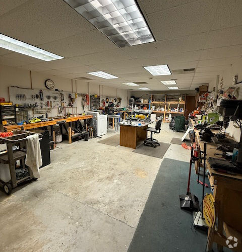 More Photos Of 1059 E Tri County Blvd, Oliver Springs Office Residential For Sale