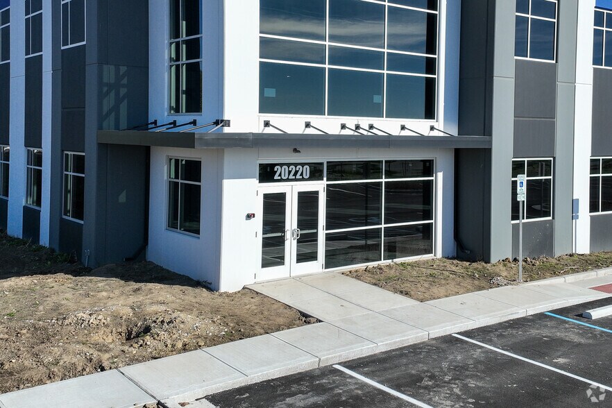 More Photos Of 20220 Fenside Crossing, Westfield Distribution For Lease