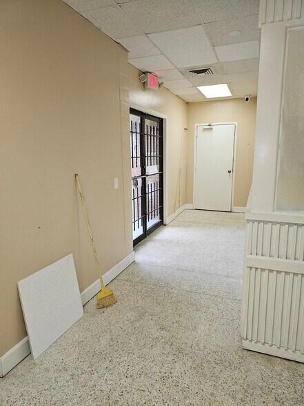 More Photos Of 8300 Homestead Rd, Houston Medical For Sale