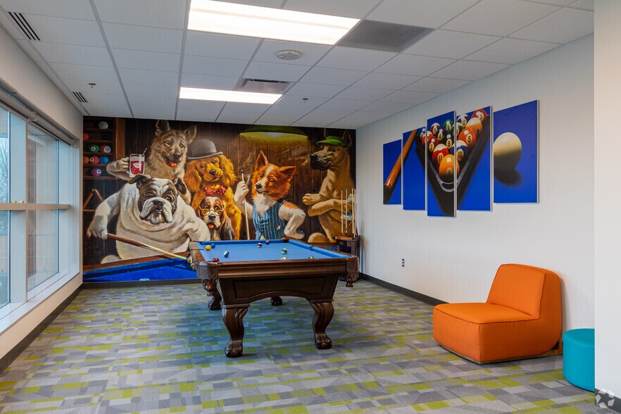 More Photos Of 25300-25330 Telegraph Rd, Southfield Office For Sale