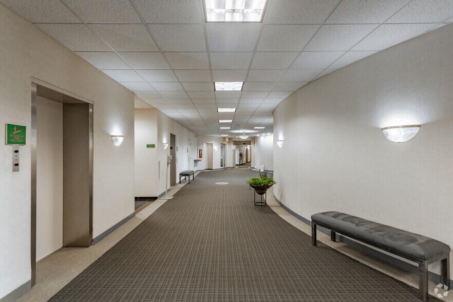 More Photos Of 2720 S River Rd, Des Plaines Office For Lease