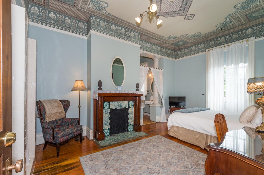 More Photos Of 2555 W 37th Ave, Denver Hospitality For Sale