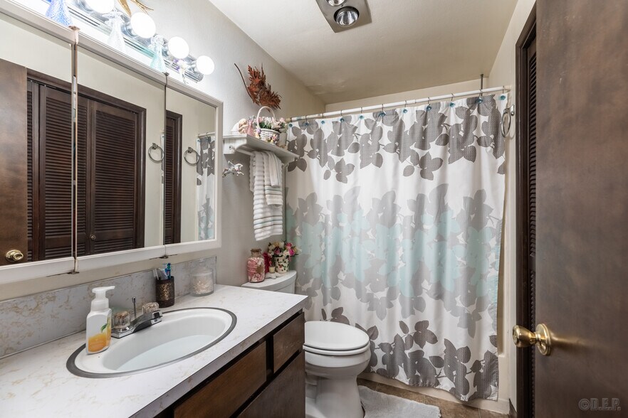 More Photos Of 110 C St, Rainier Multifamily For Sale