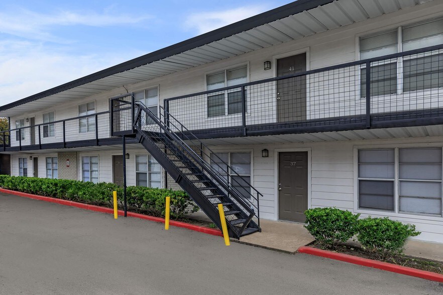 More Photos Of 5415 Scott St, Houston Apartments For Sale