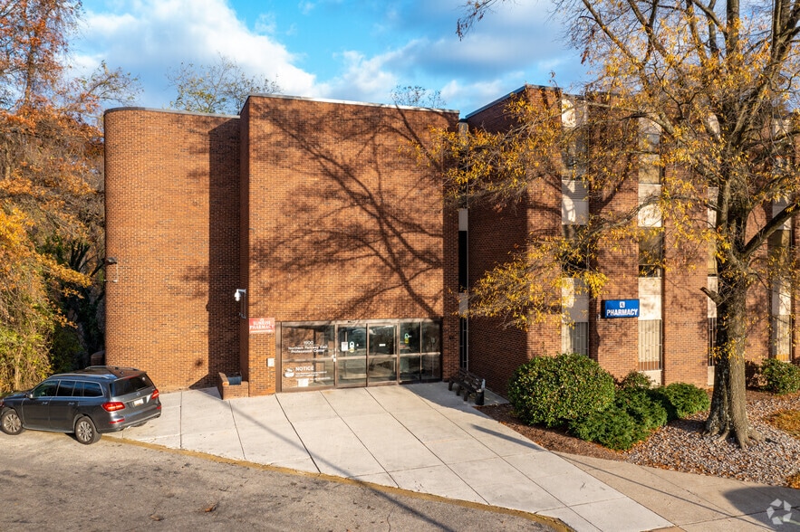 More Photos Of 1900 E Northern Pky, Baltimore Medical For Lease