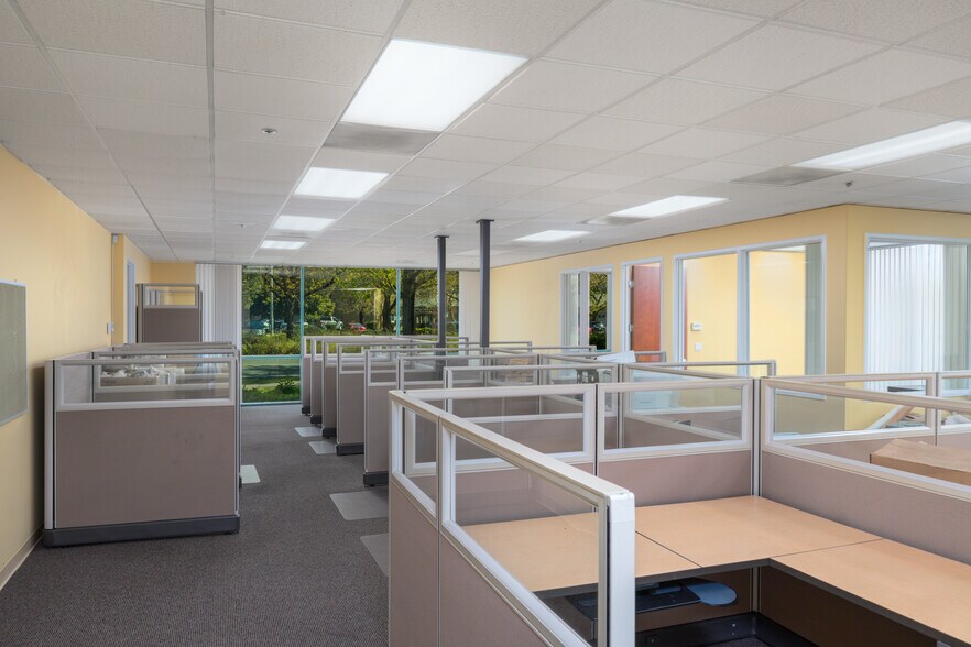 More Photos Of 1451 Guerneville Rd, Santa Rosa Office For Sale