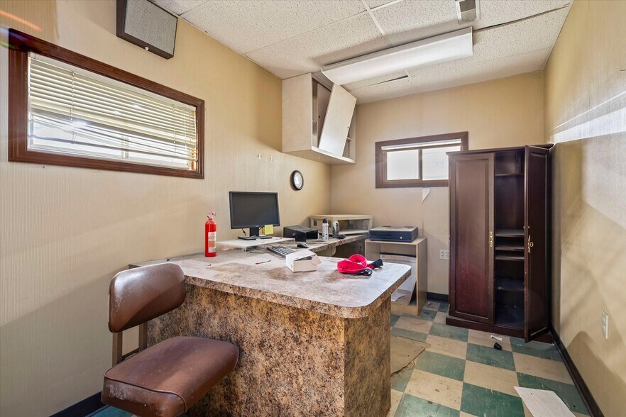 More Photos Of 205 Maple St, Overbrook Mixed Retail For Sale