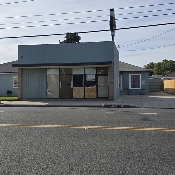More Photos Of 15709 Bellflower Blvd, Bellflower General Retail For Sale