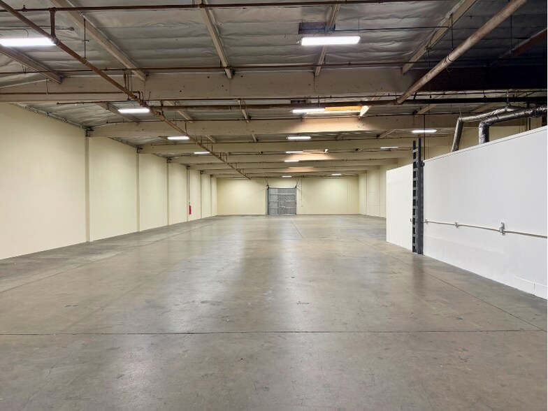 More Photos Of 1506-1550 N Knowles Ave, Los Angeles Warehouse For Lease
