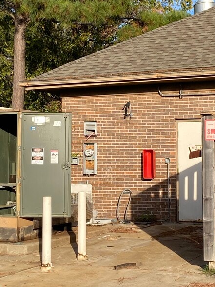 More Photos Of 13631 Ardfield Dr, Houston Rehabilitation Center For Sale