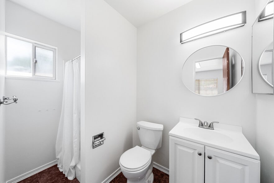 More Photos Of 6331 Pedley Rd, Riverside Contractor Storage Yard For Sale