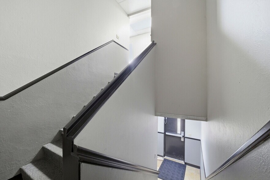 More Photos Of 225 S Academy Blvd, Colorado Springs Office For Sale